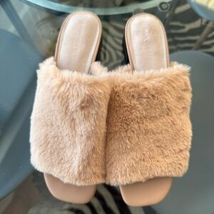 Sanctuary fuzzy sandals